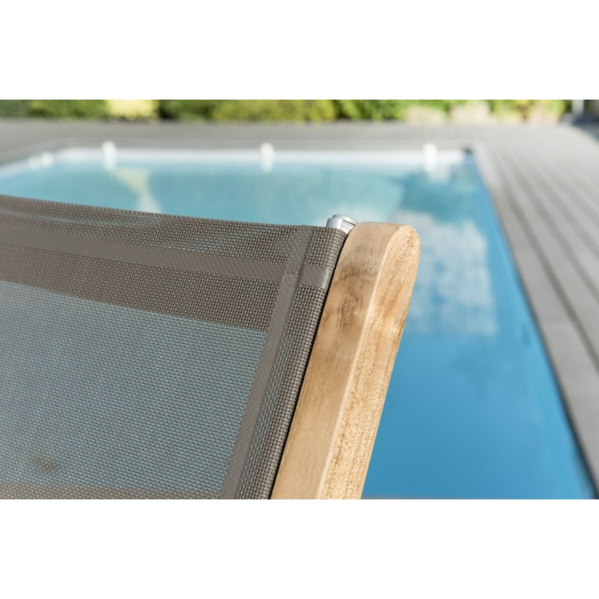 FUN - Ensemble de 2 chaises de jardin pliantes en bois Teck et textilène couleur taupe