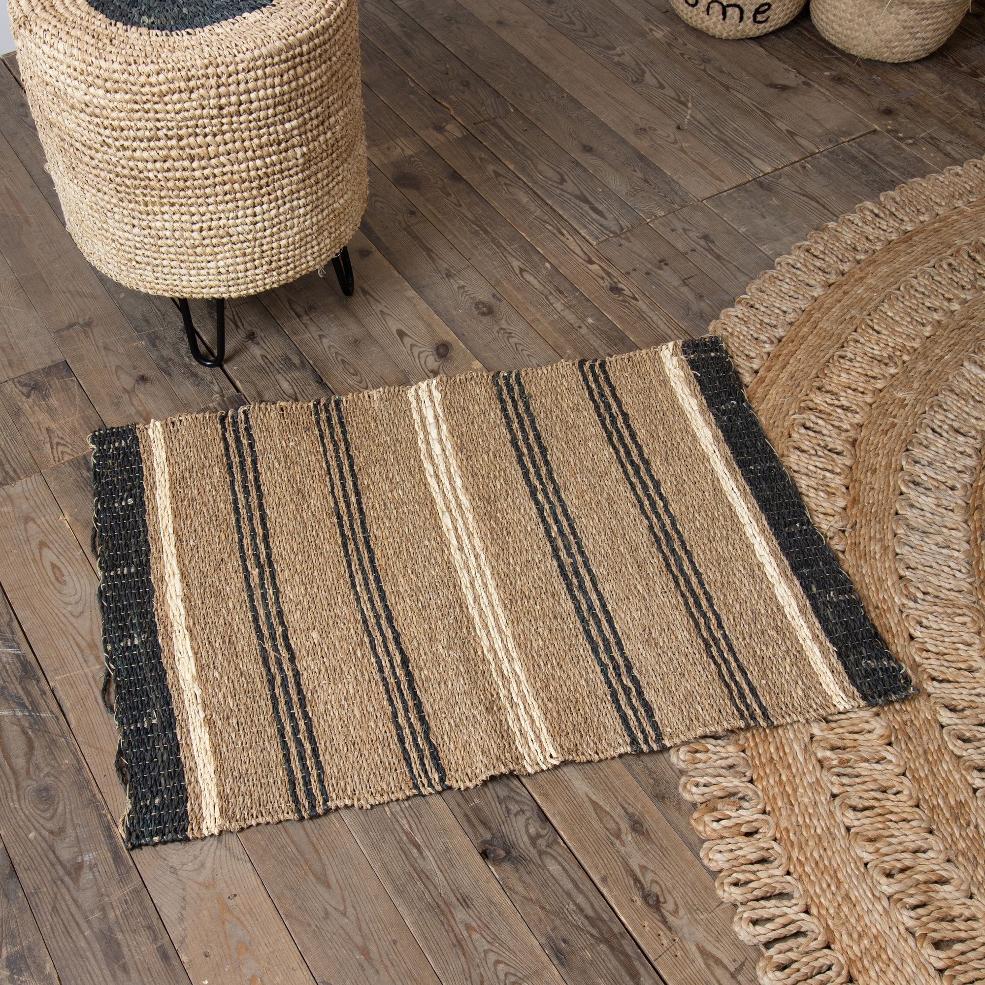 TAPIS EN OSIER ET FEUILL DE PALMIER, NOIR, BLANC NATUREL 60X90CM BORAS