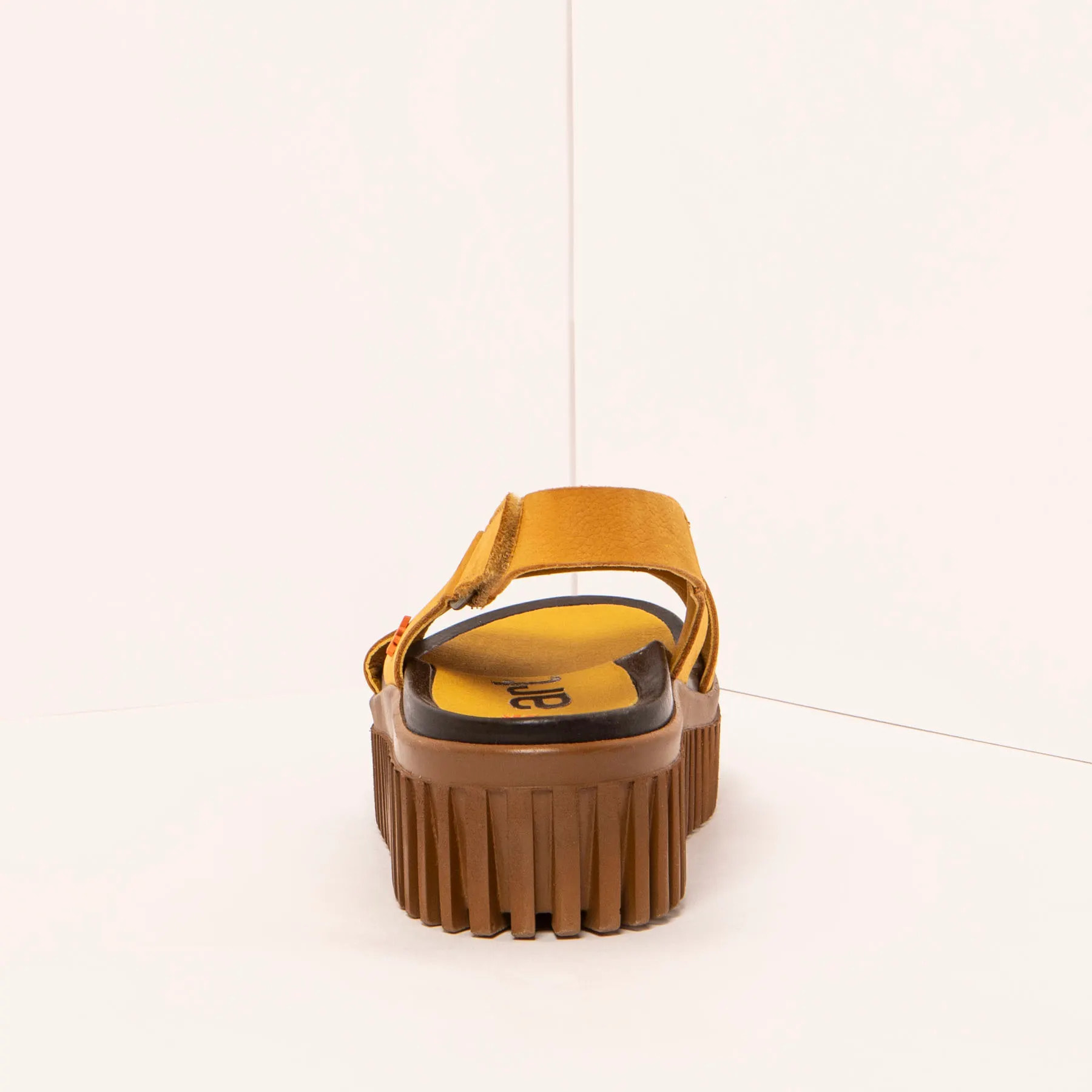 Sandalia de cuña 1574 NOBUCK HONEY/BRIGHTON color Honey