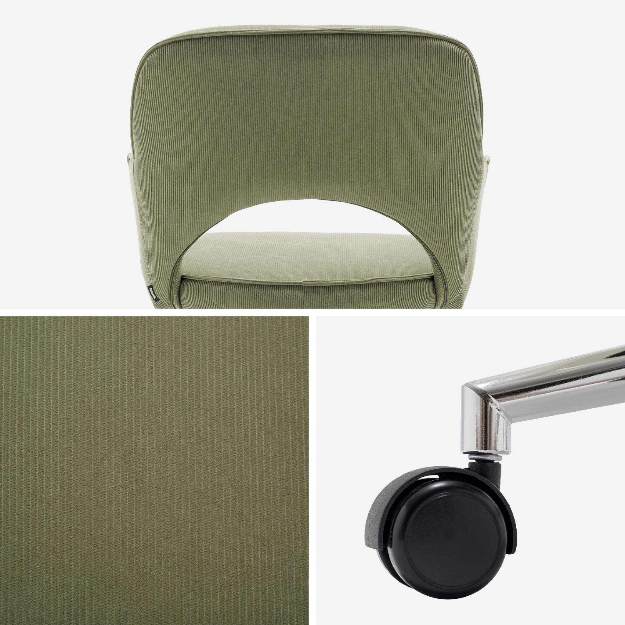 Chaise de bureau à roulettes velours côtelé kaki piétement chromé. L 60 x P 62 x H 89 / 99cm