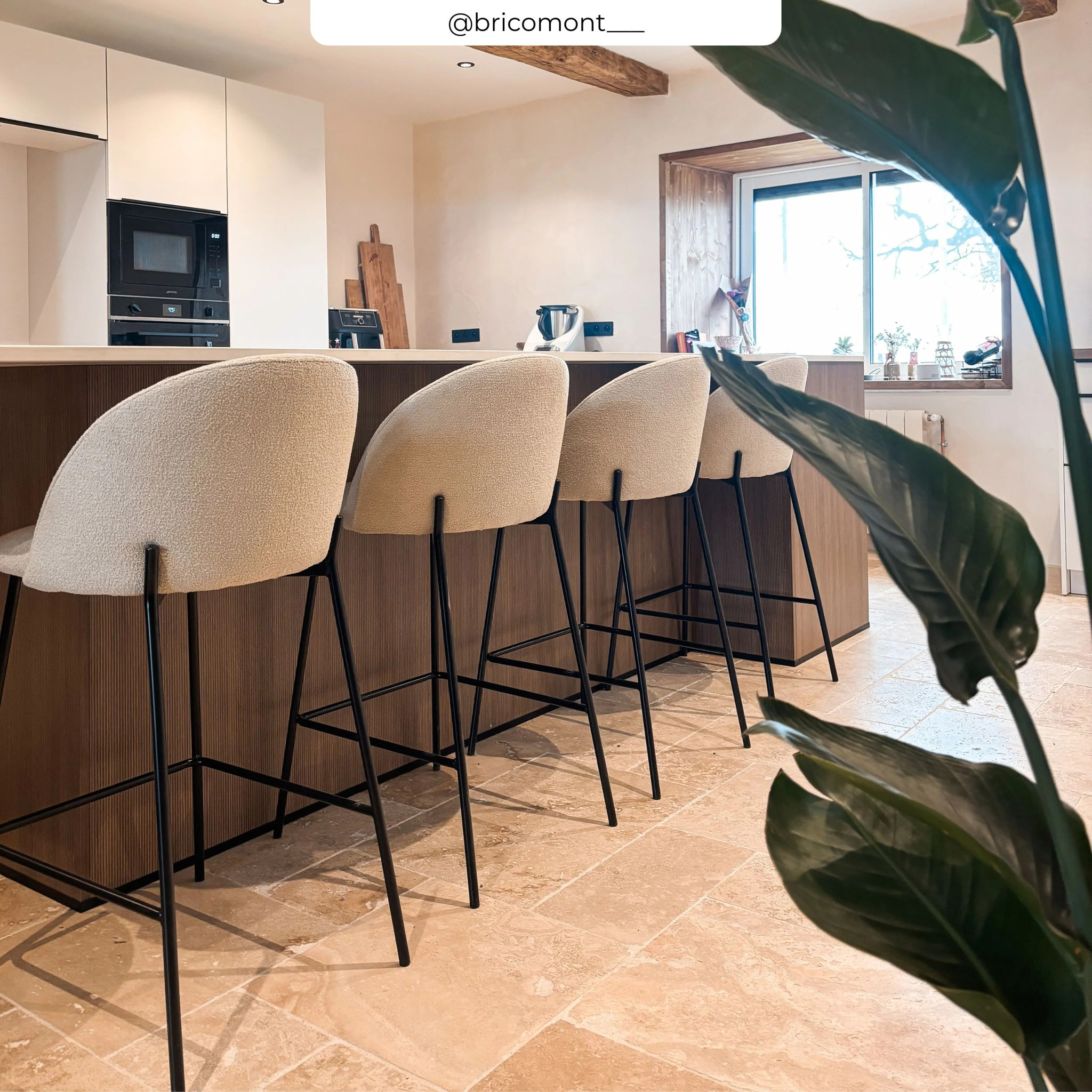 Lot de 2 chaises pour îlot central en tissu bouclé beige 66 cm - Karl