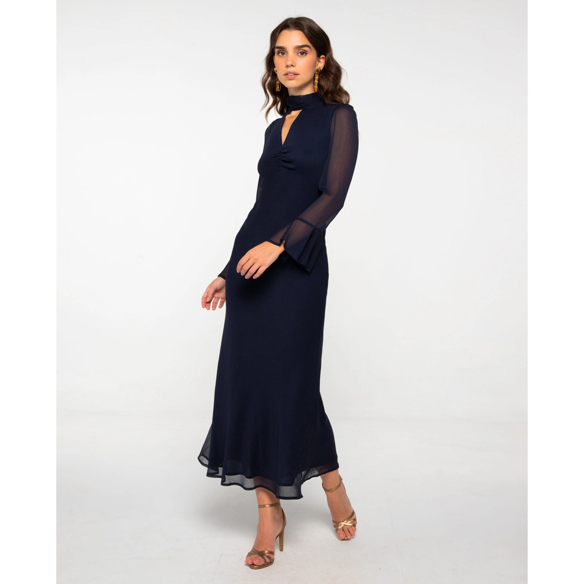 Vestido midi con escote pico y halter anudado