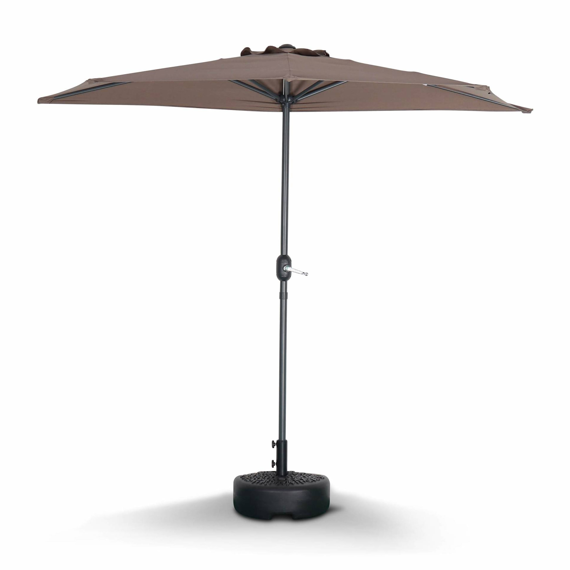 Parasol de balcon Ø250cm  – CALVI – Demi-parasol droit. mât central en aluminium avec manivelle d’ouverture. toile taupe