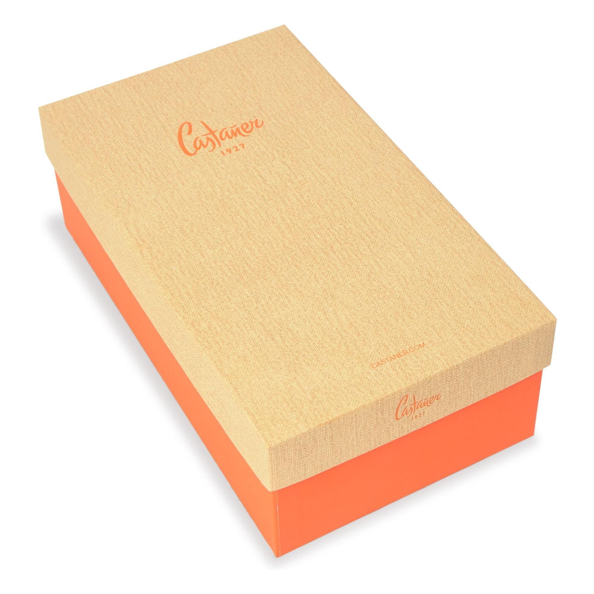 Bailarina plana Gina en napa con cierre de hebilla