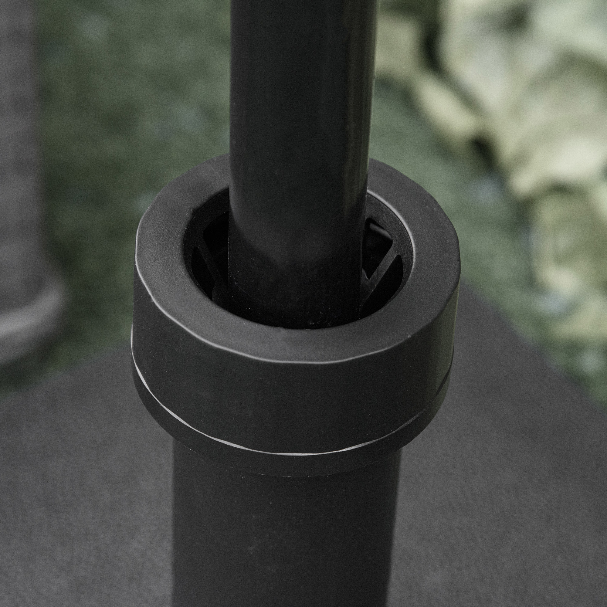 Base de Sombrilla con 4 Ruedas Bloqueables Soporte de Parasol Rellenable de Arena 18 kg o Agua 16 kg para Jardín Patio Terraza 45x45x39 cm Negro