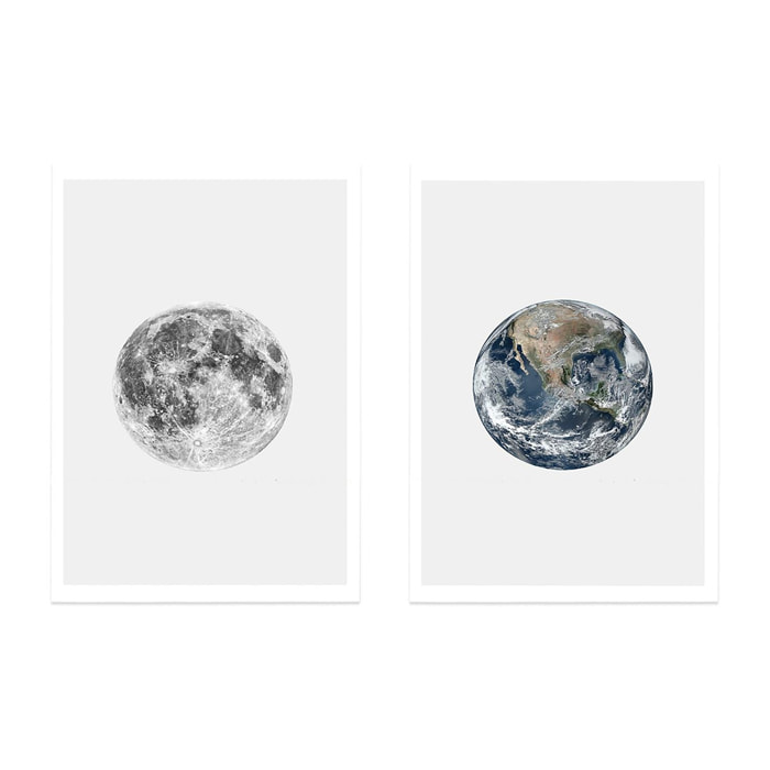 Pack de 2 posters Moon and Earth Hauteur: 33.7 Longueur: 46 Largeur: 2
