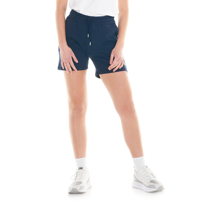 Pantalón corto básico de mujer.