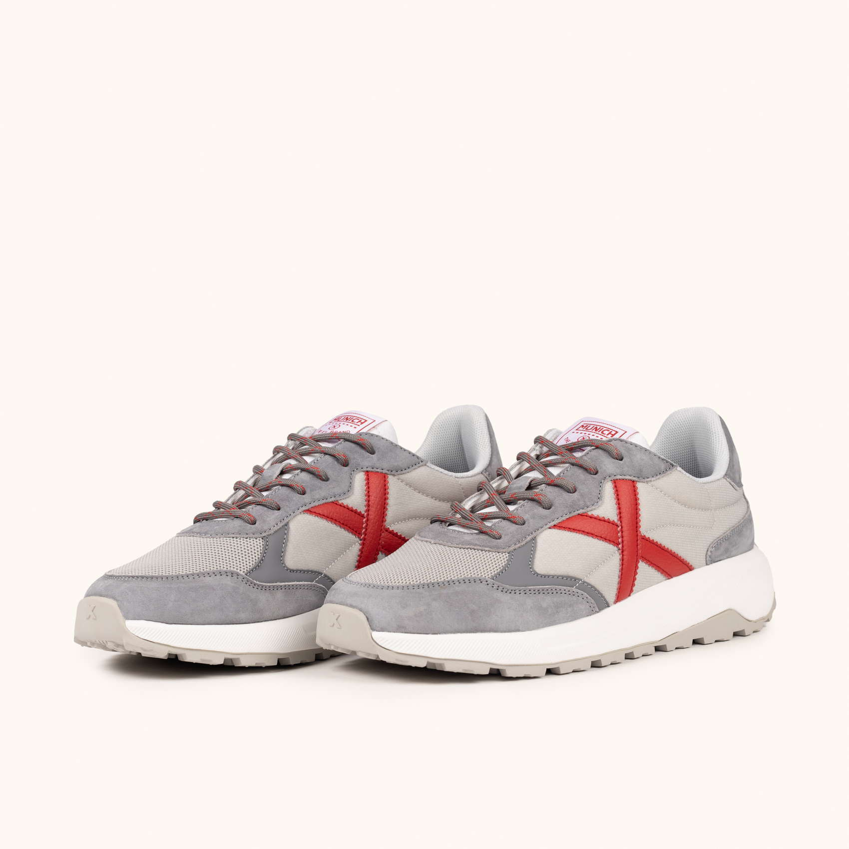 Zapatilla Urbana en Gris y Rojo con Suela de Volumen MUNICH BABEL 15