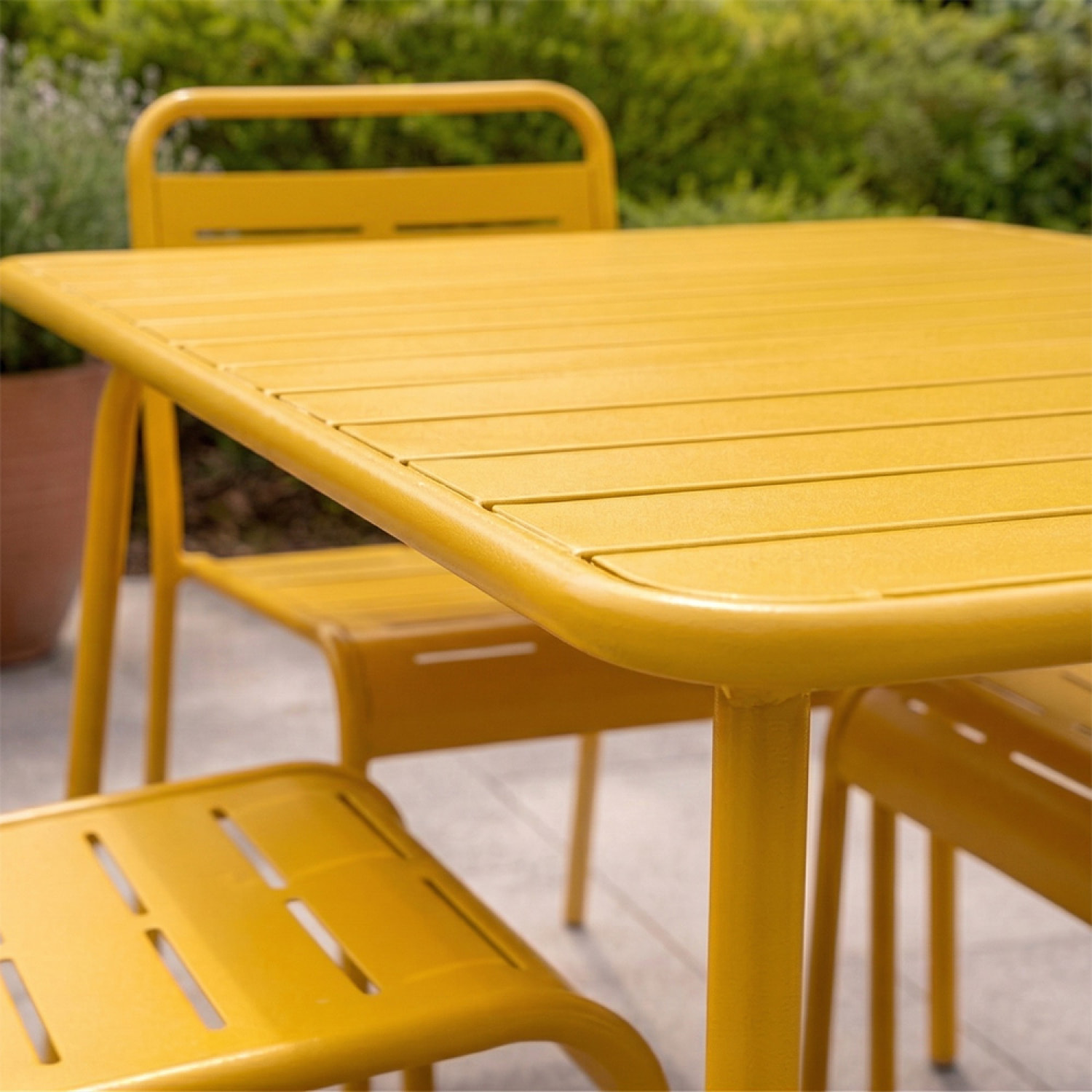 Ensemble table de jardin 160 cm et 6 chaises jaune EVORA