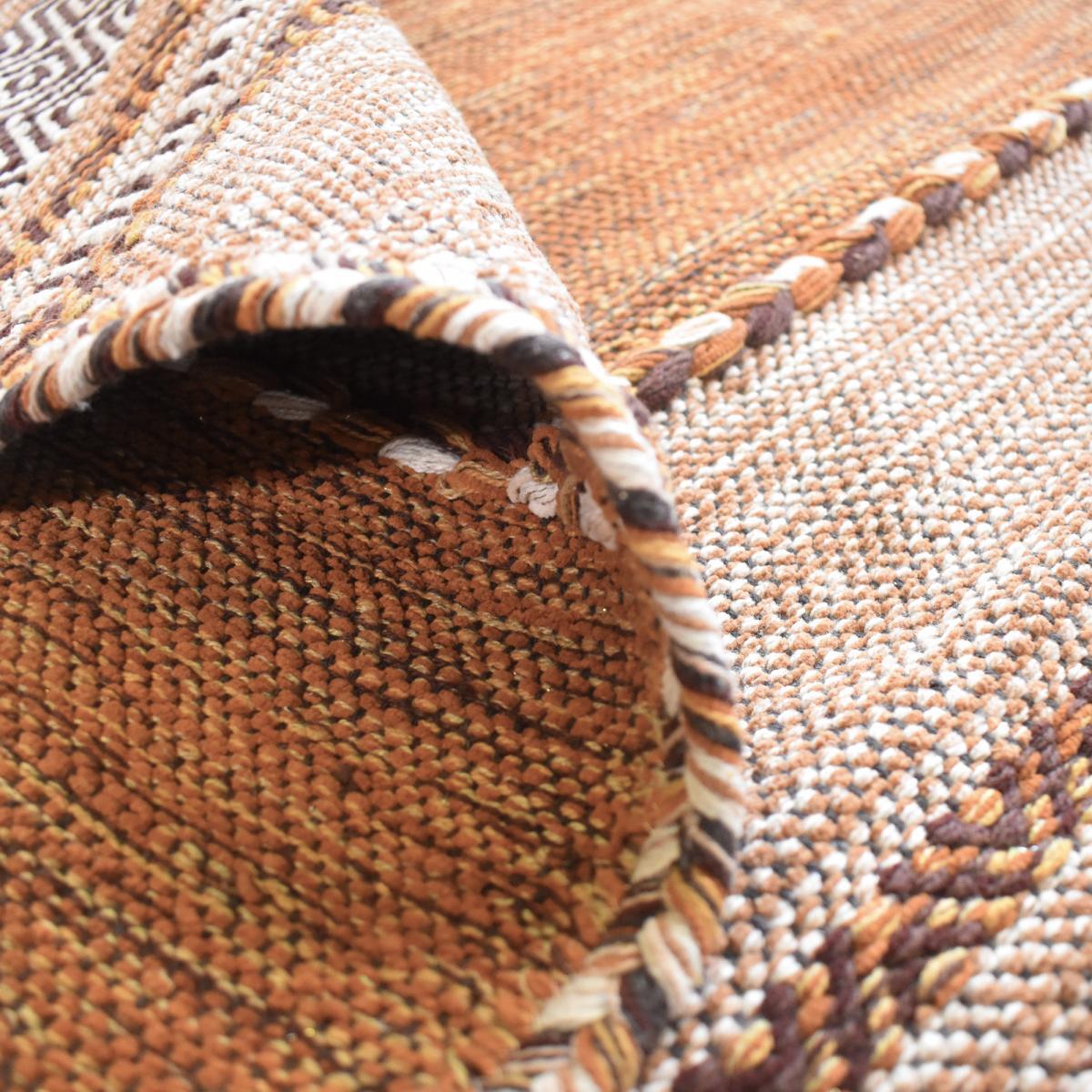 Tapis Buvo tissé à la main en Coton