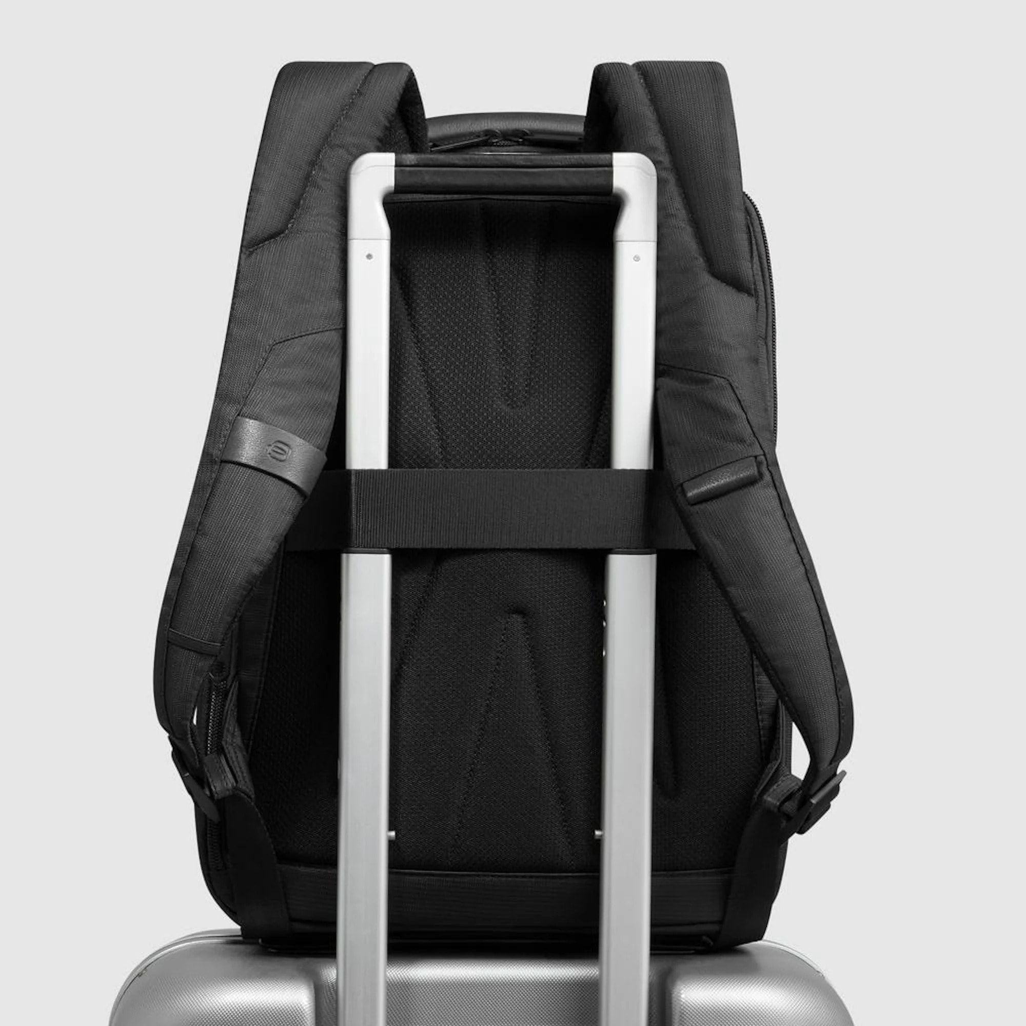 Piquadro Zaino da viaggio porta pc e iPad® con protezioni antiurto e RFID