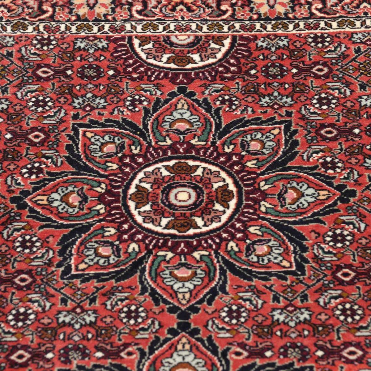Tapis d'orient à motif traditionnel, noué main avec soin, ALAZEM