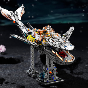 Maqueta 3D mecanizada de ballena con 1388 piezas, equipada con luces y mecanismo de manivela que permite movimiento dinámico.