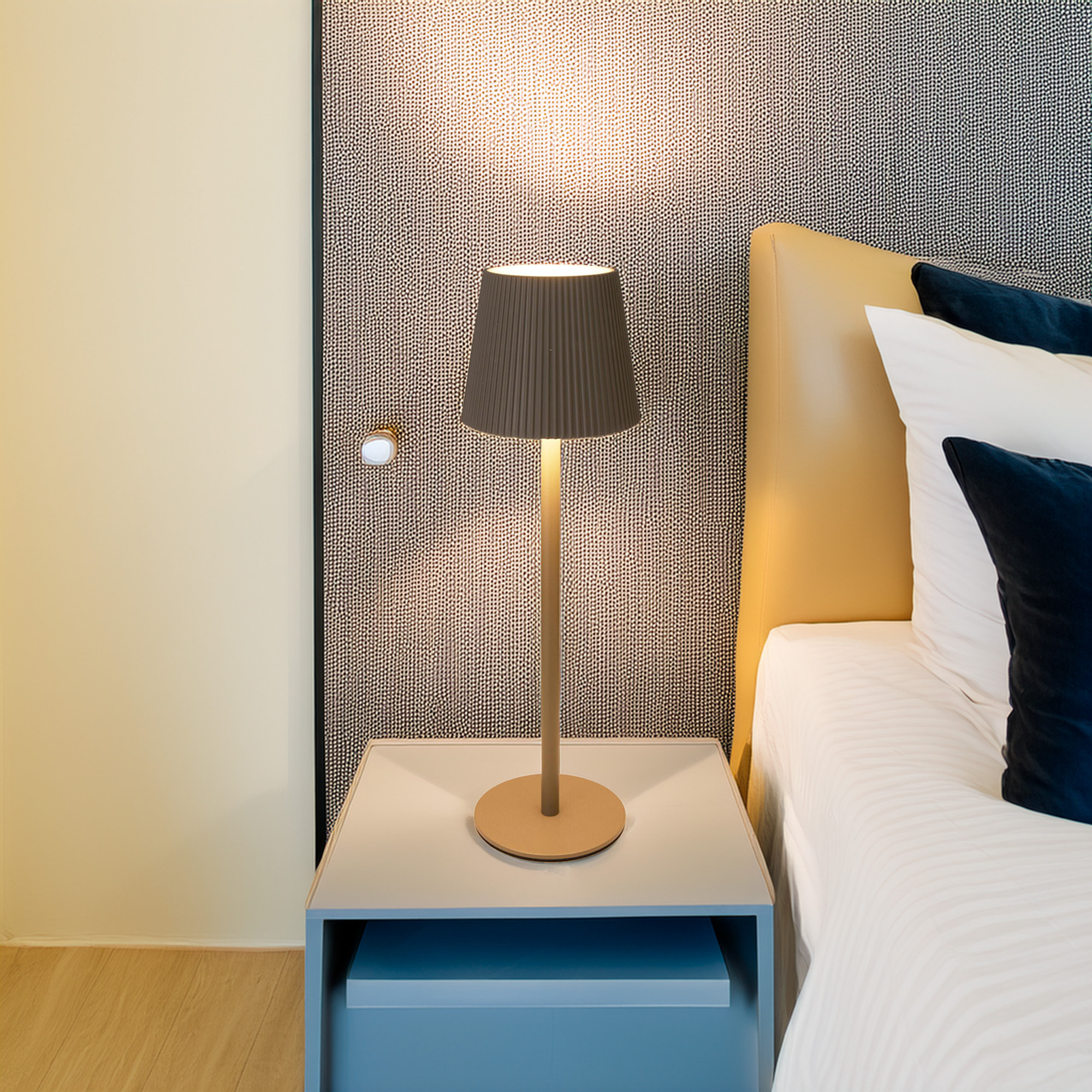 Well Home Lámpara de mesa Taupe LED Recargable con 32 Luces Blancas cálidas y 4 niveles de Brillo Ø10,5x36,2cm