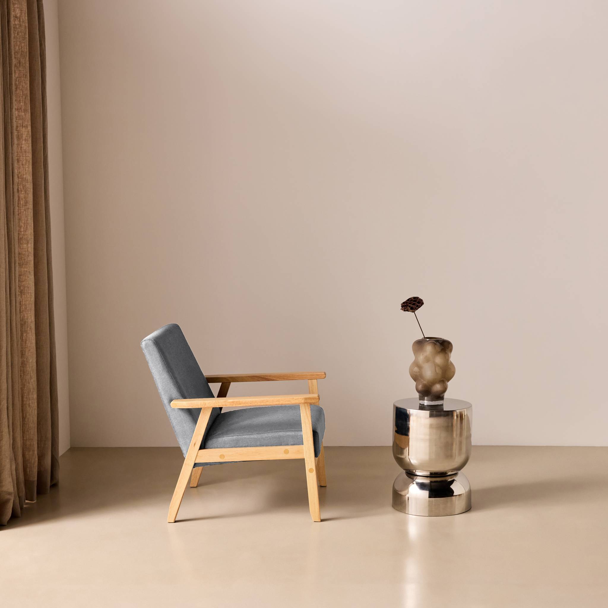 Fauteuil scandinave bois de peuplier, d'hévéa et tissu ISAK