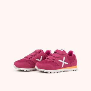 MUNICH DASH KID VCO 2.0 177 Zapatilla Retro Running Infantil Fucsia con Cierre de Velcro y Detalles Blancos y Naranjas