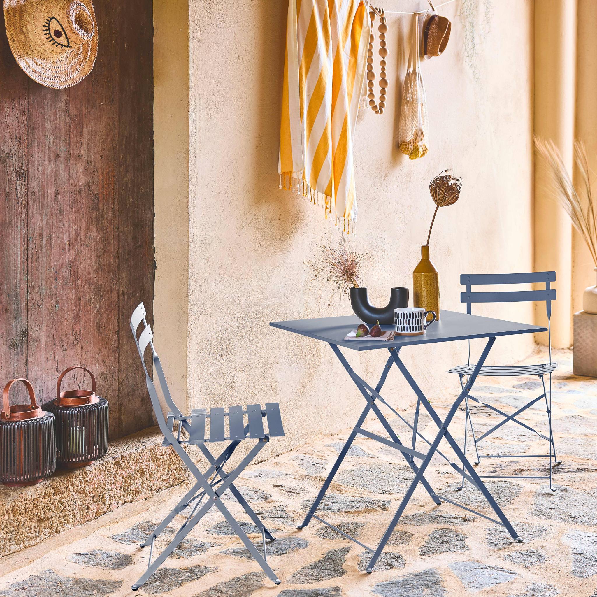 Table de jardin bistrot pliante métal + 2 assises bleu grisé 70 x 70cm. acier thermolaqué
