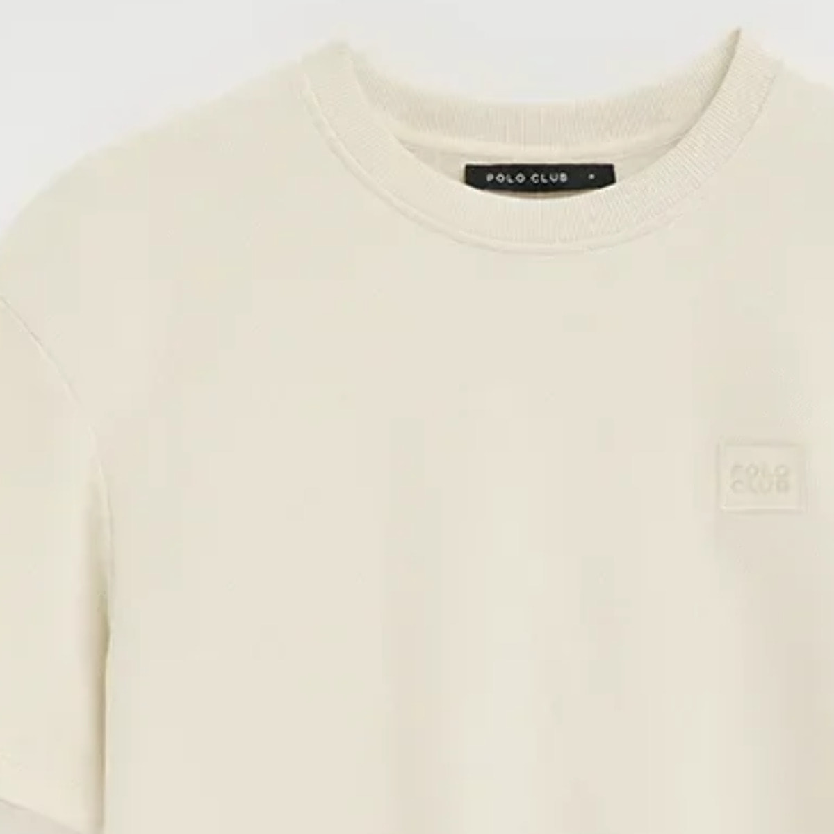 Camiseta color crudo con microestructura y parche Polo Club