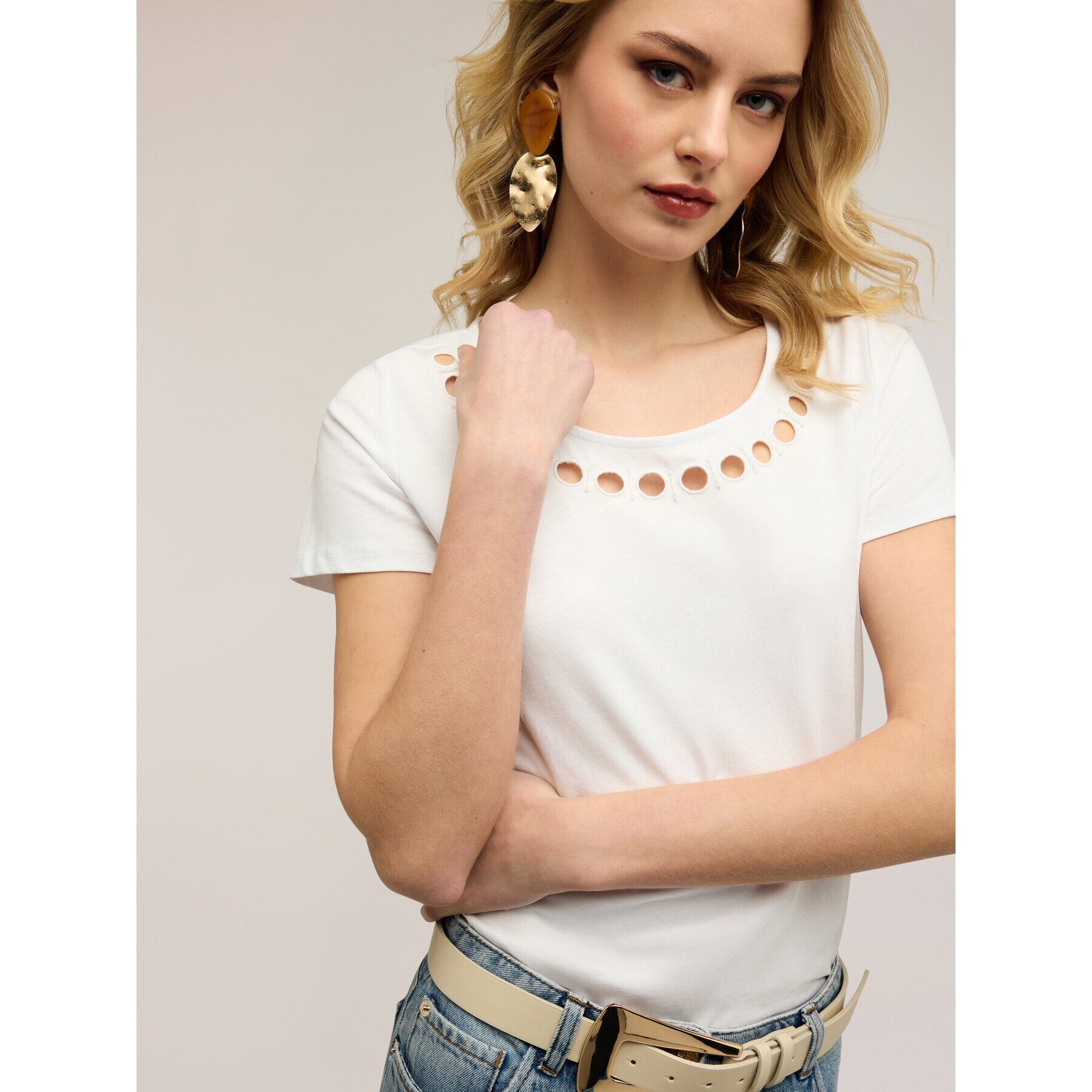 Motivi - T-shirt con motivi cut-out - Bianco