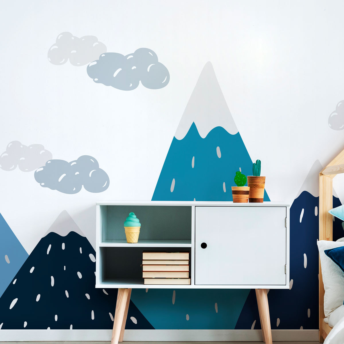 Stickers muraux enfants - Décoration chambre bébé - Autocollant Sticker mural géant enfant montagnes scandinaves TREKKA