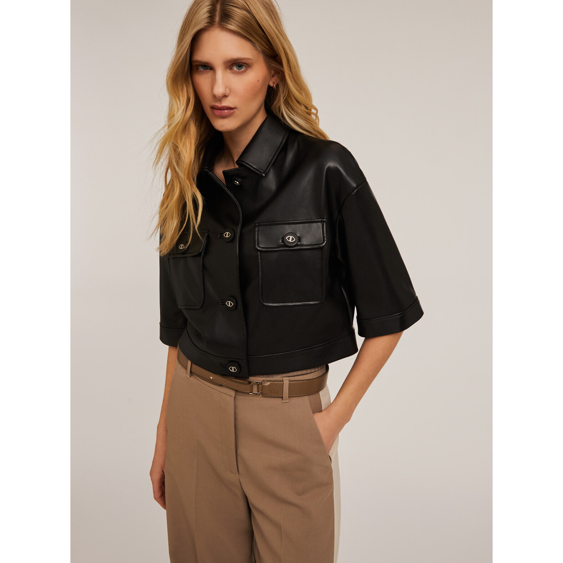 Motivi - Chaqueta cropped con cuello de tejido revestido - Negro