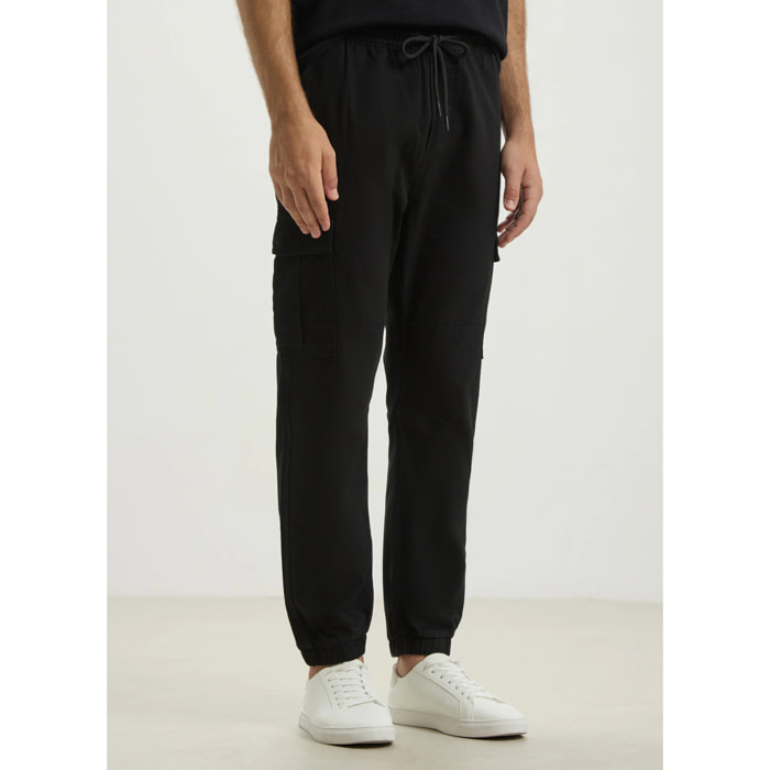 Pantalone jogger con tasconi