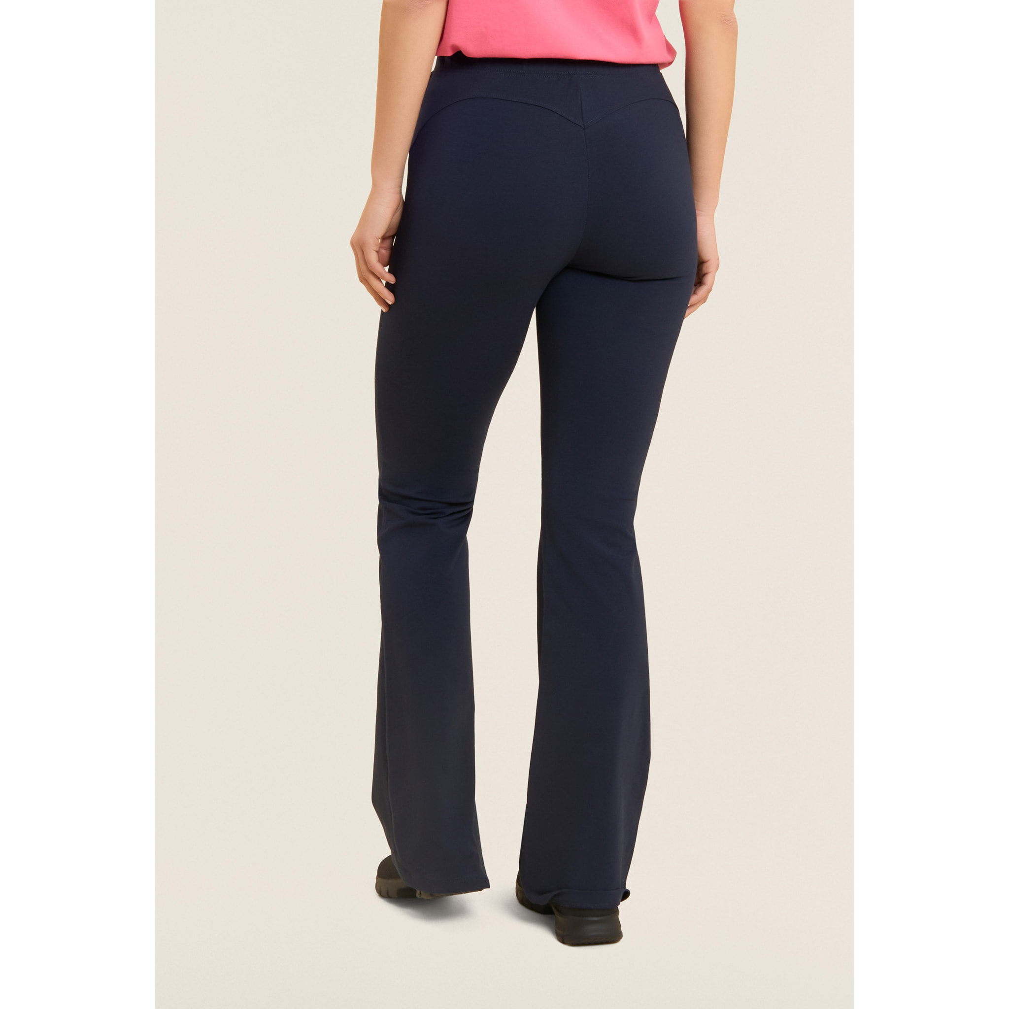 Leggings Aderenti con Fondo a Zampa e Vita Regular