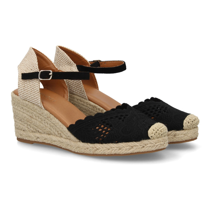 Alpargata cuña con calados altura media