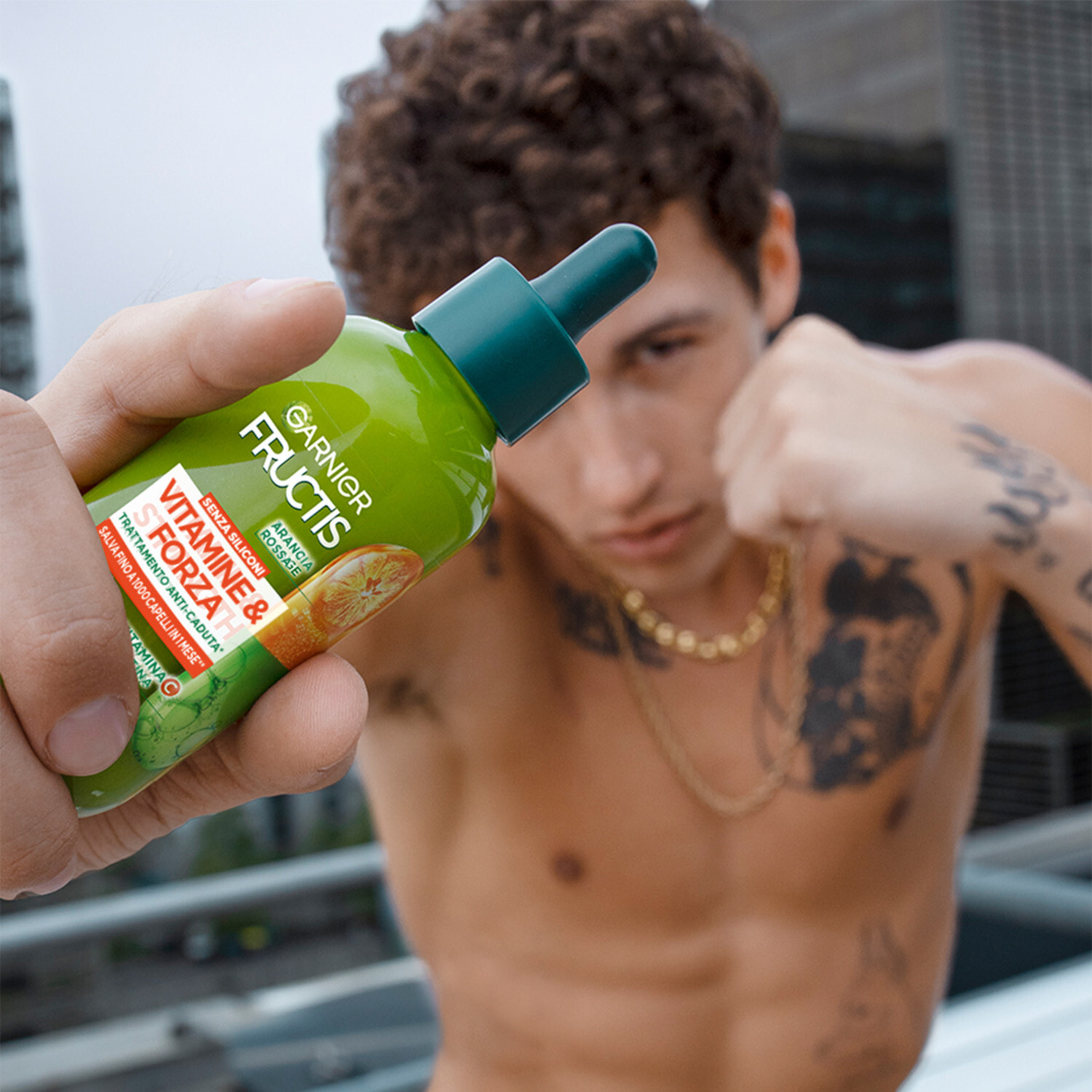 Siero Anti-Caduta per Capelli Fragili Fructis Vitamine e Forza Trattamento con Arancia Rossa Vitamina C e Biotina - Flacone da 125ml