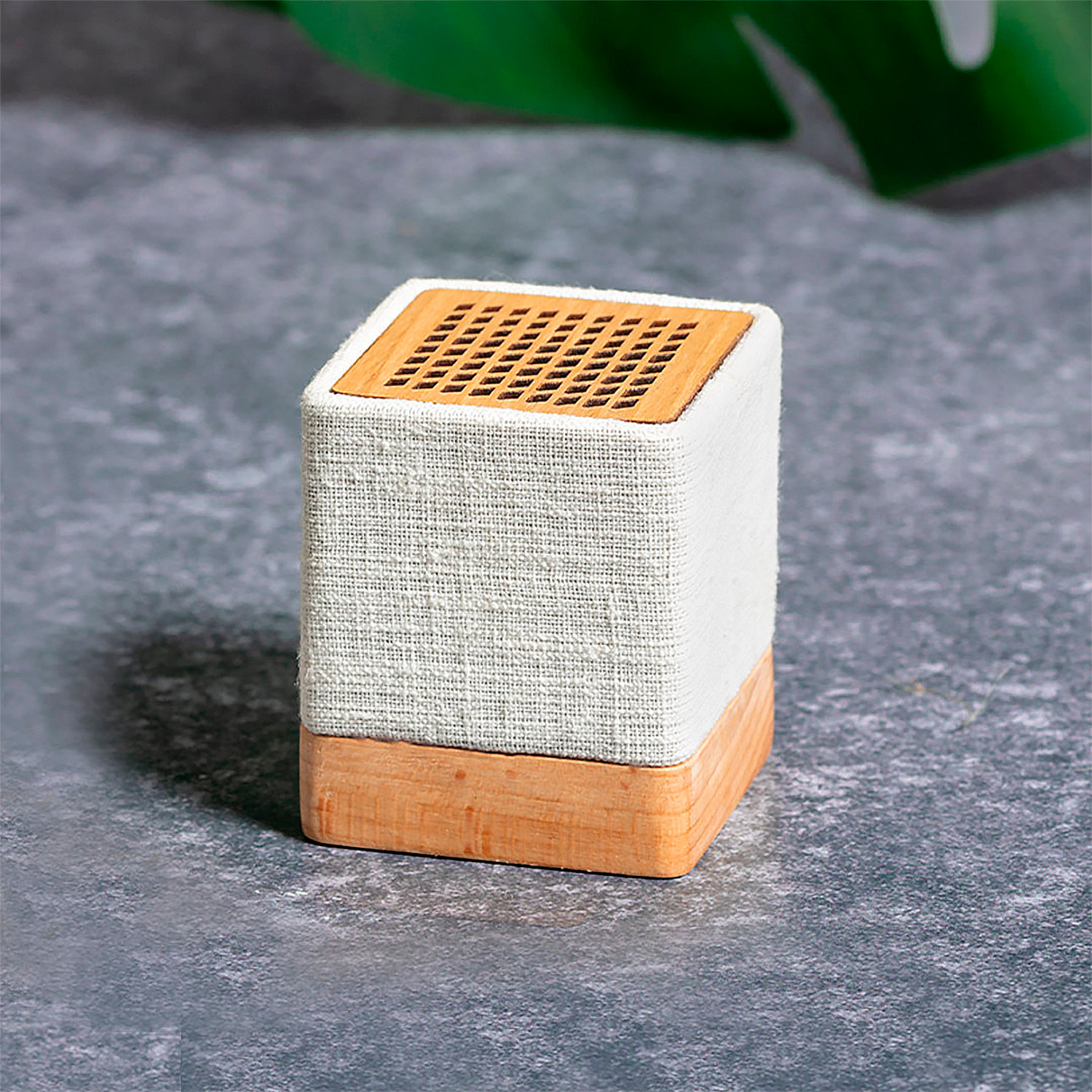 Altavoz nature cáñamo y madera Bluetooth. Potencia Sonido 3W. Batería 300 mAh