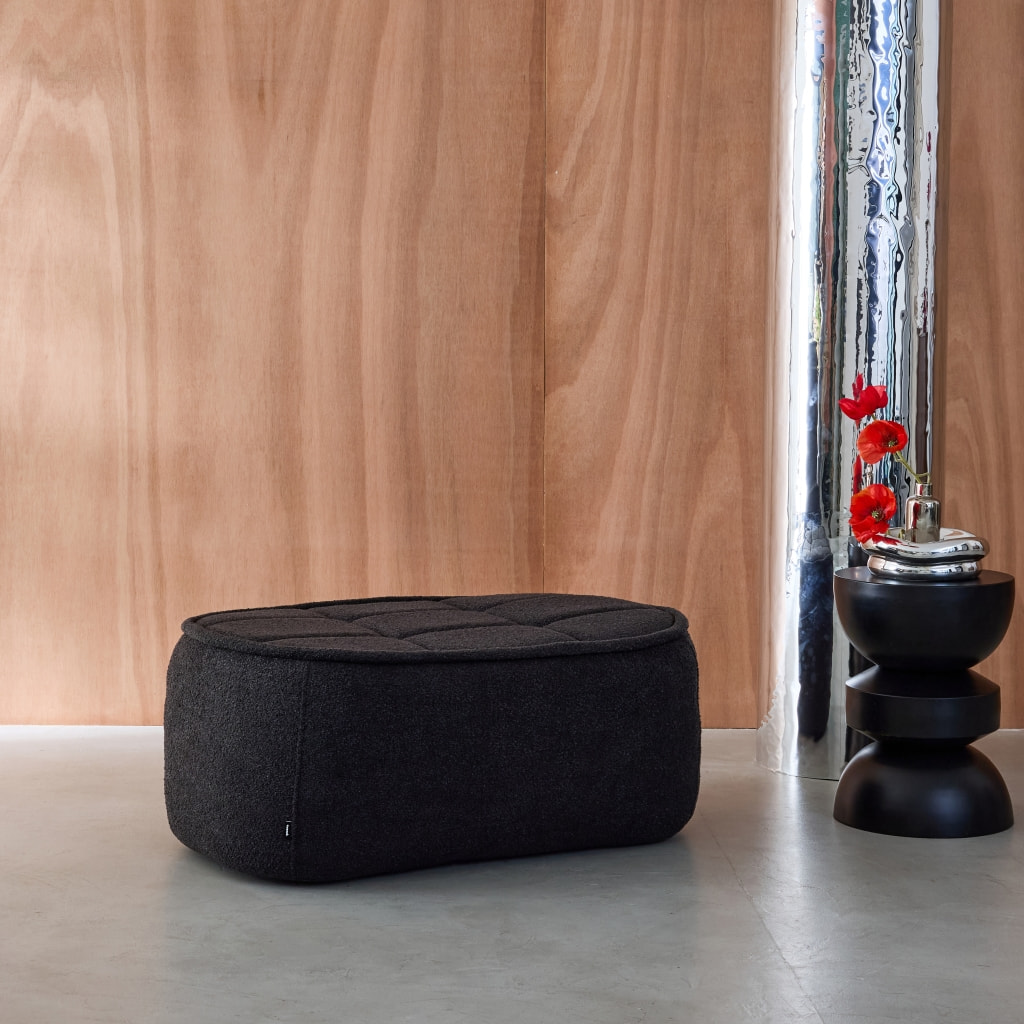 Pouf. repose-pieds pour chauffeuse 1 place Boni bouclette texturée noir L 91 x P 63 x H 40cm - Boni
