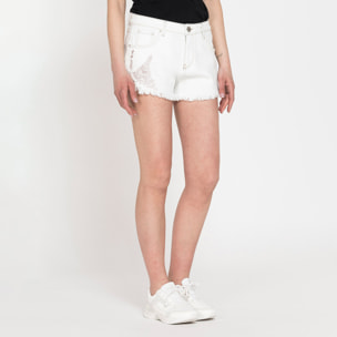 PANTALONE CORTO IN DENIM STRETCH, MODELLO 757. Vita regolare e gamba regolare.