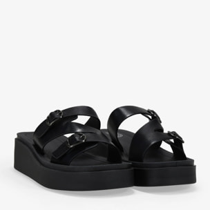 Sandalias de cuña negras con hebillas
