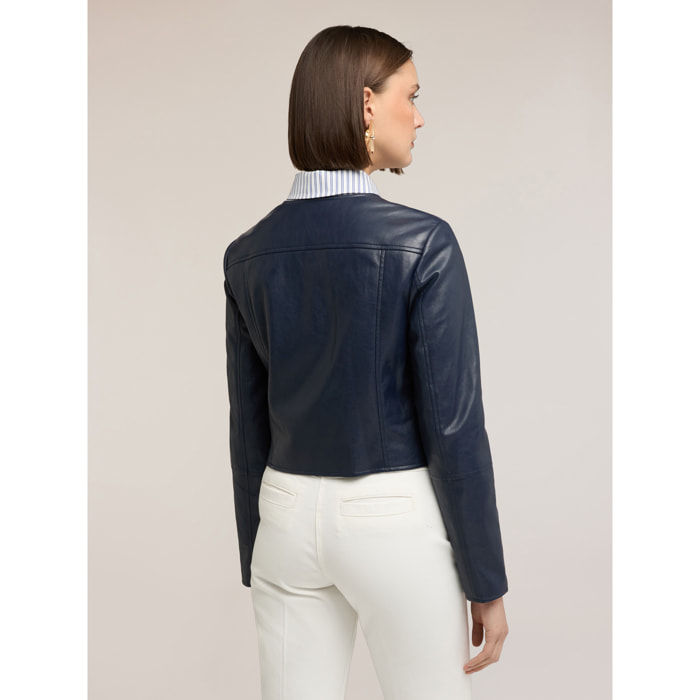 Motivi - Chaqueta de cuero con cremallera asimétrica y forro a rayas - Azul