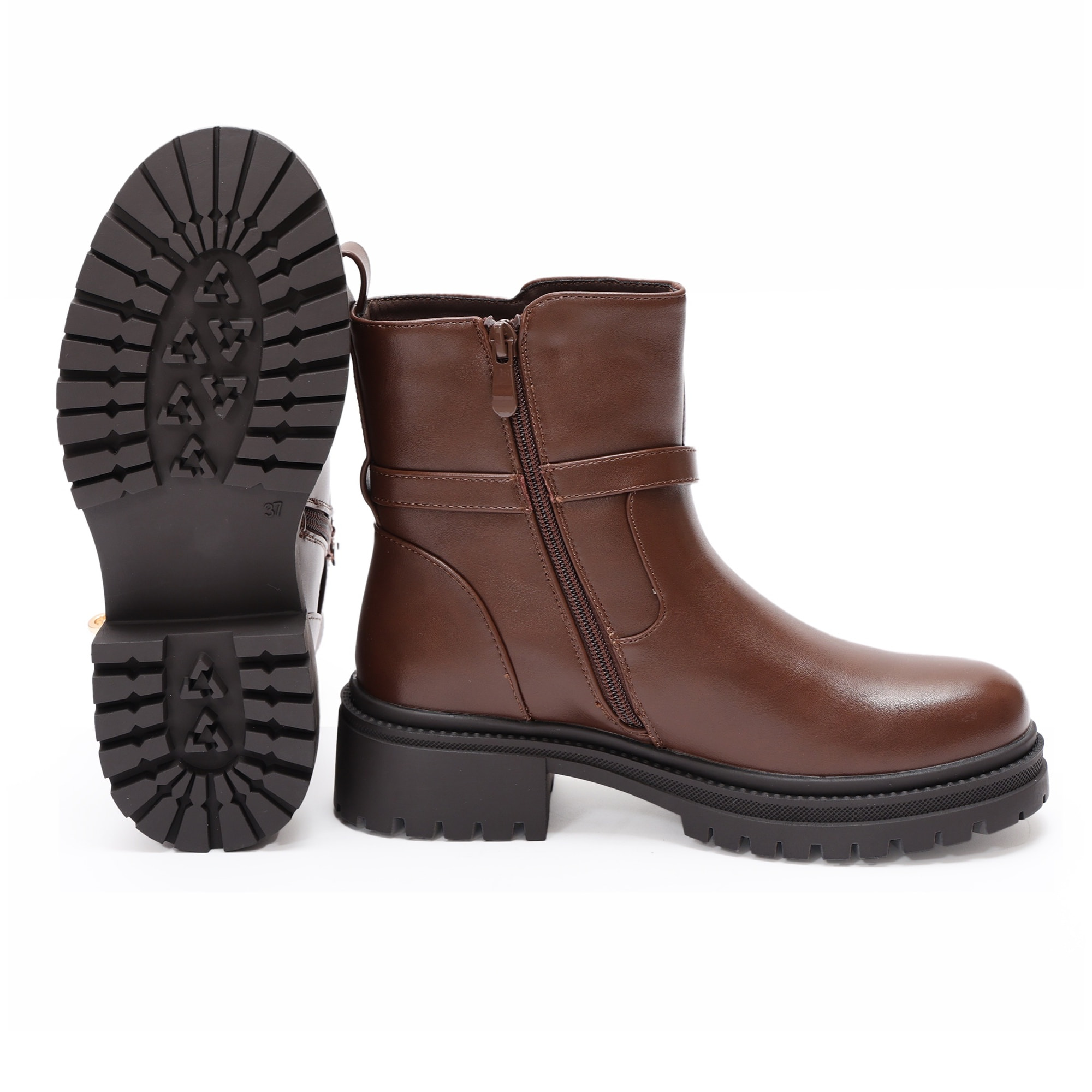 Stivaletti in simil pelle con fibbia dorata