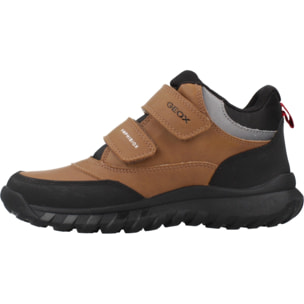 Zapatillas Niño de la marca GEOX  modelo J SIMBYOS BOY B ABX MARRON