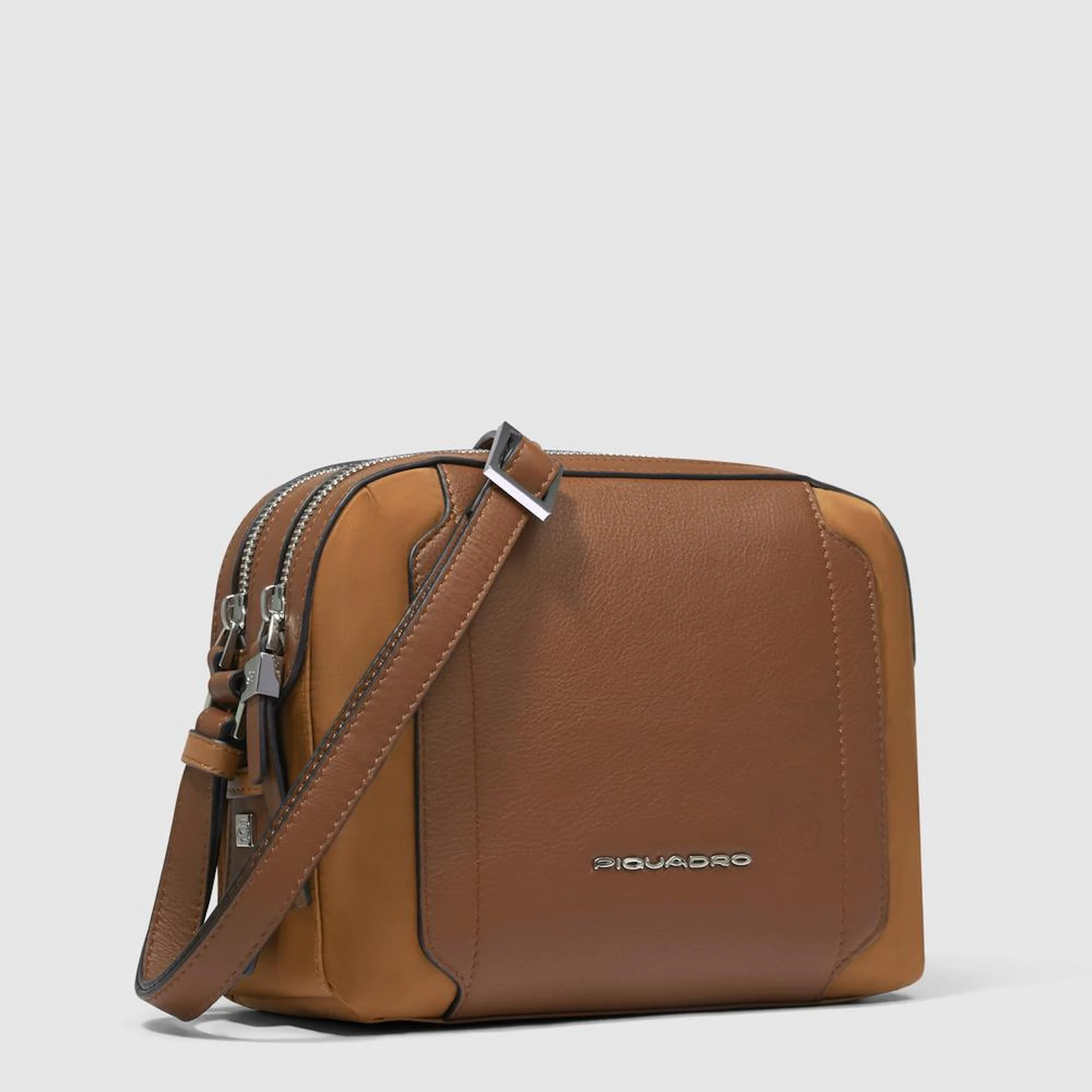 Piquadro Tracolla modello camera case in tessuto riciclato e pelle