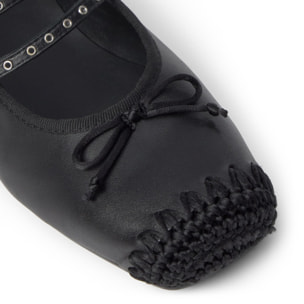 Bailarina plana Gina en napa con cierre de hebilla