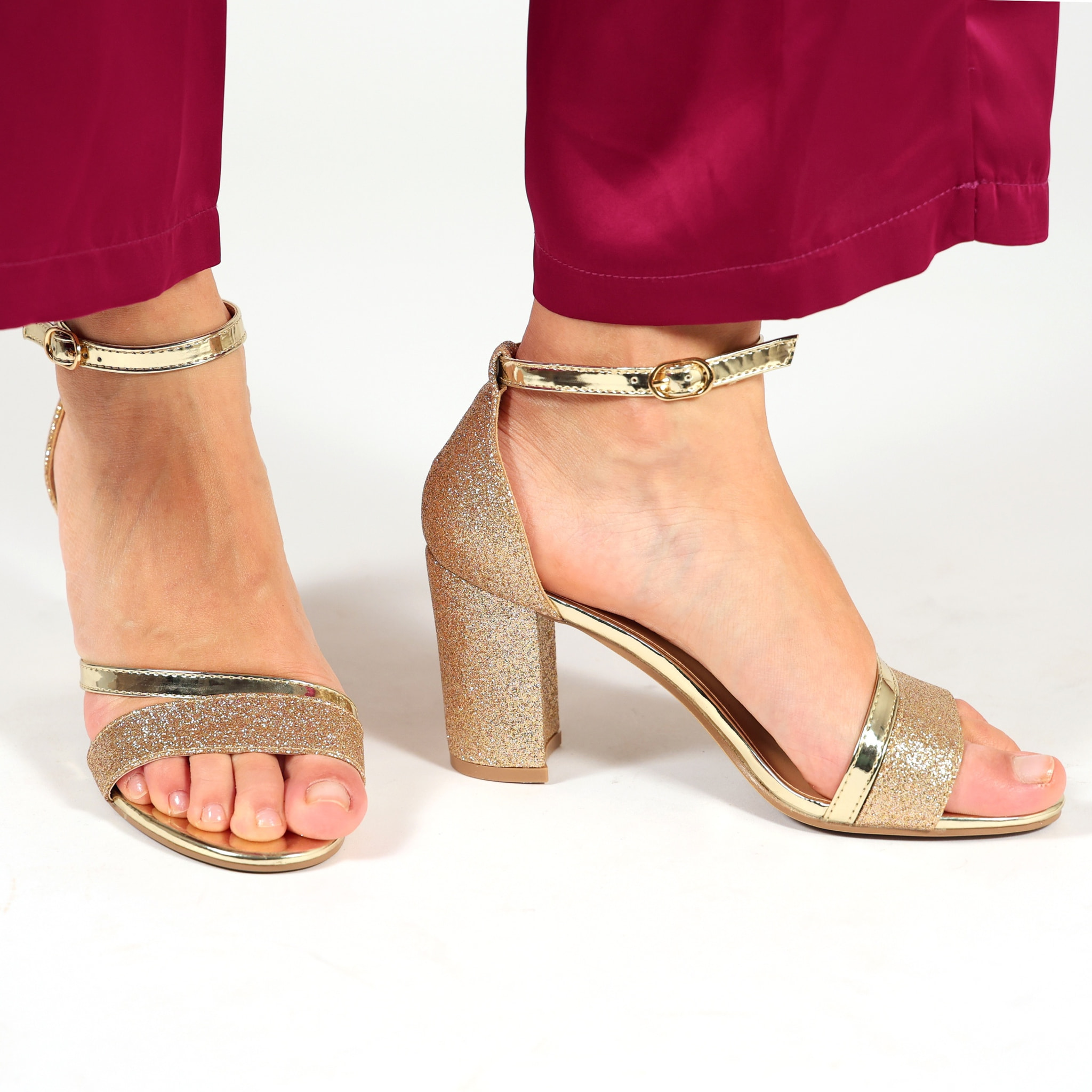 Sandali con tacco quadrato brillantinati