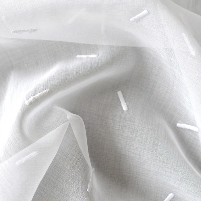 Etamine brodée de petits bâtonnets - Blanc