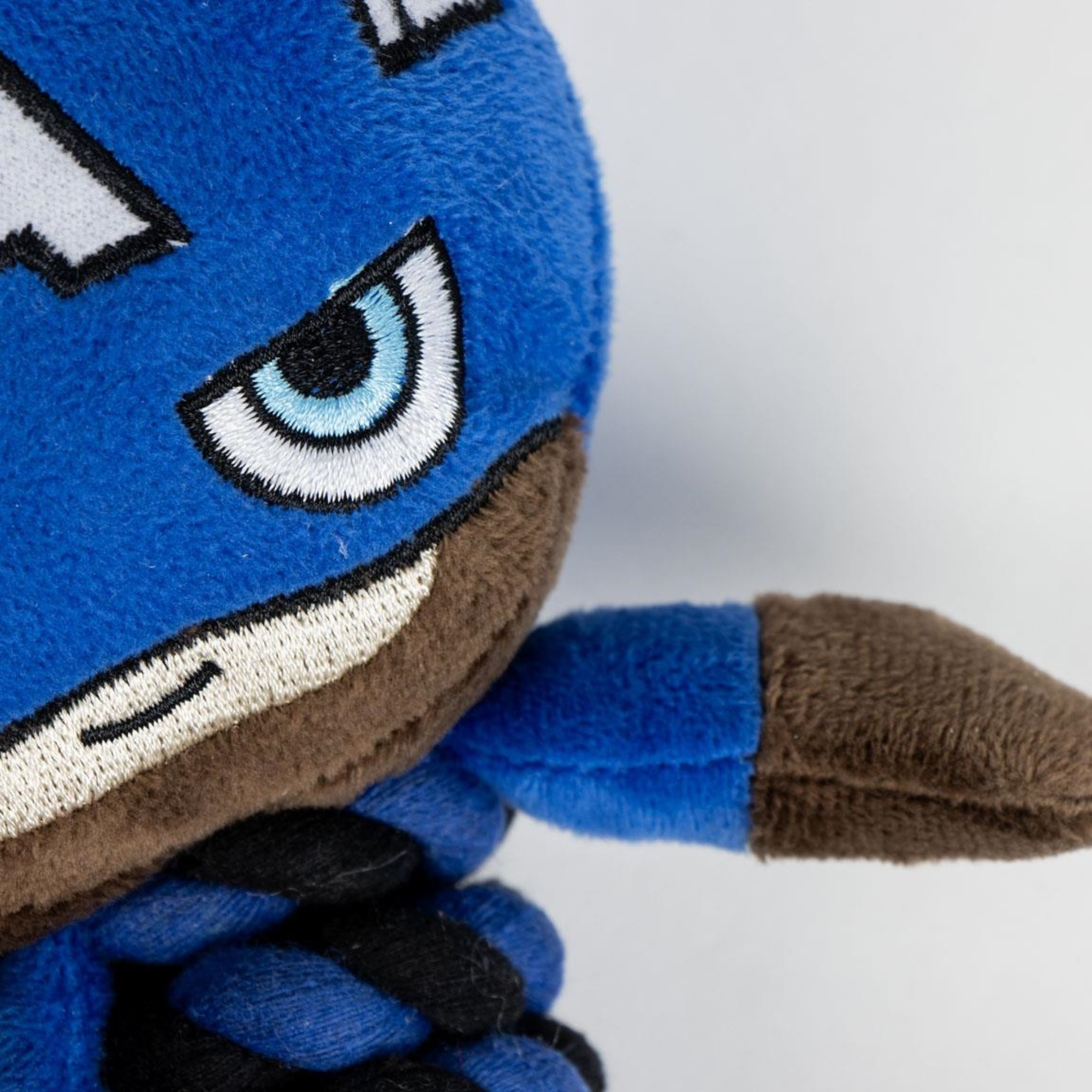 Peluche mordedor para perros diseño marvel