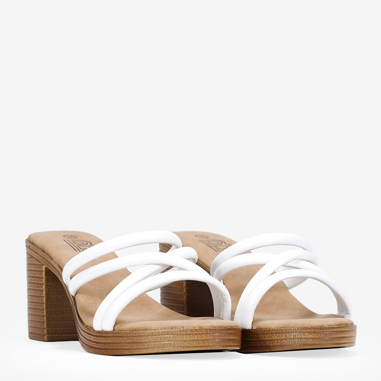 Sandalias blancas con tacón efecto madera