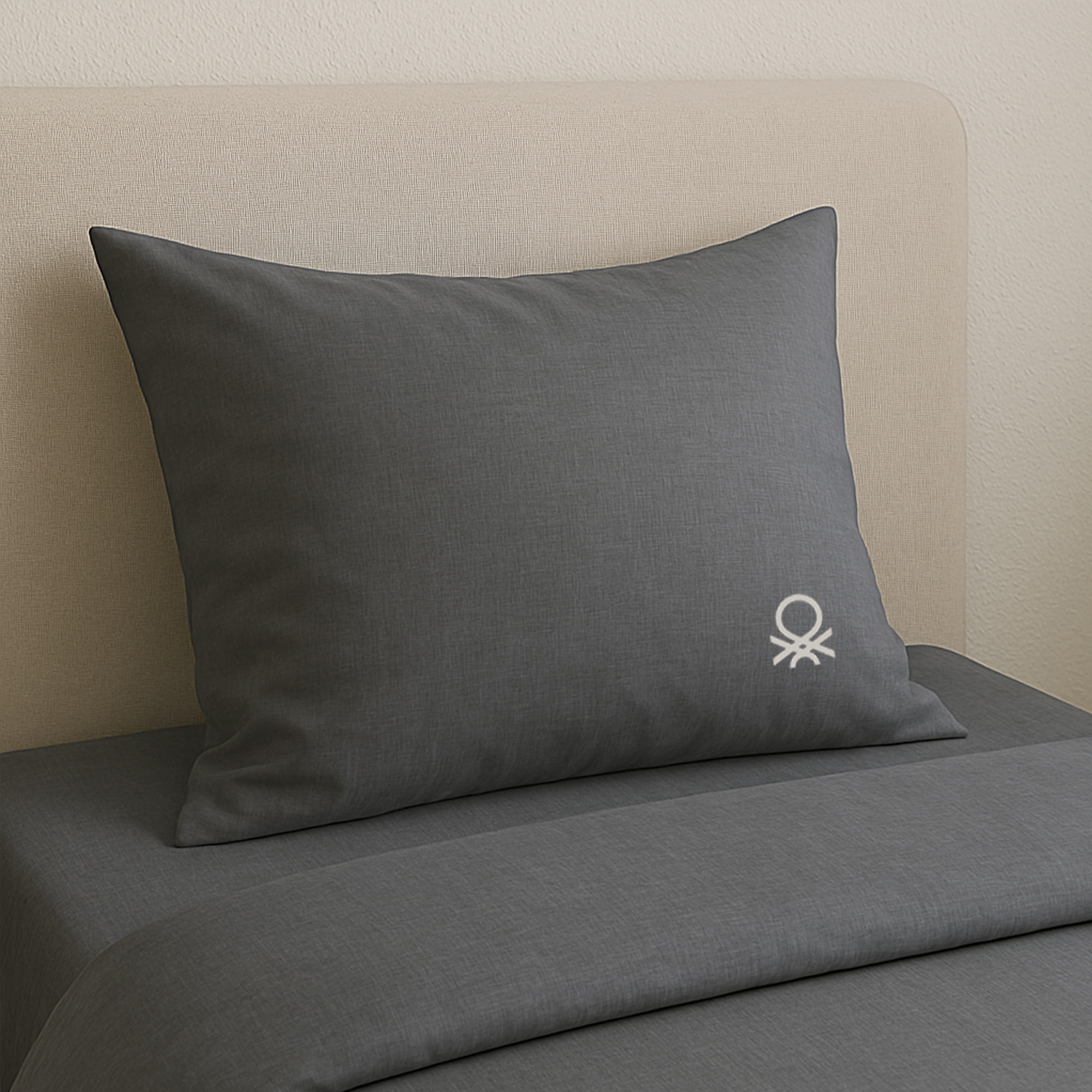 Set 2pc cama (1pc 150x220cm funda nórdica + 1pc 63x63cm funda de almohada) gris y beige tevere benetton 70%algodón + 30% poliéster