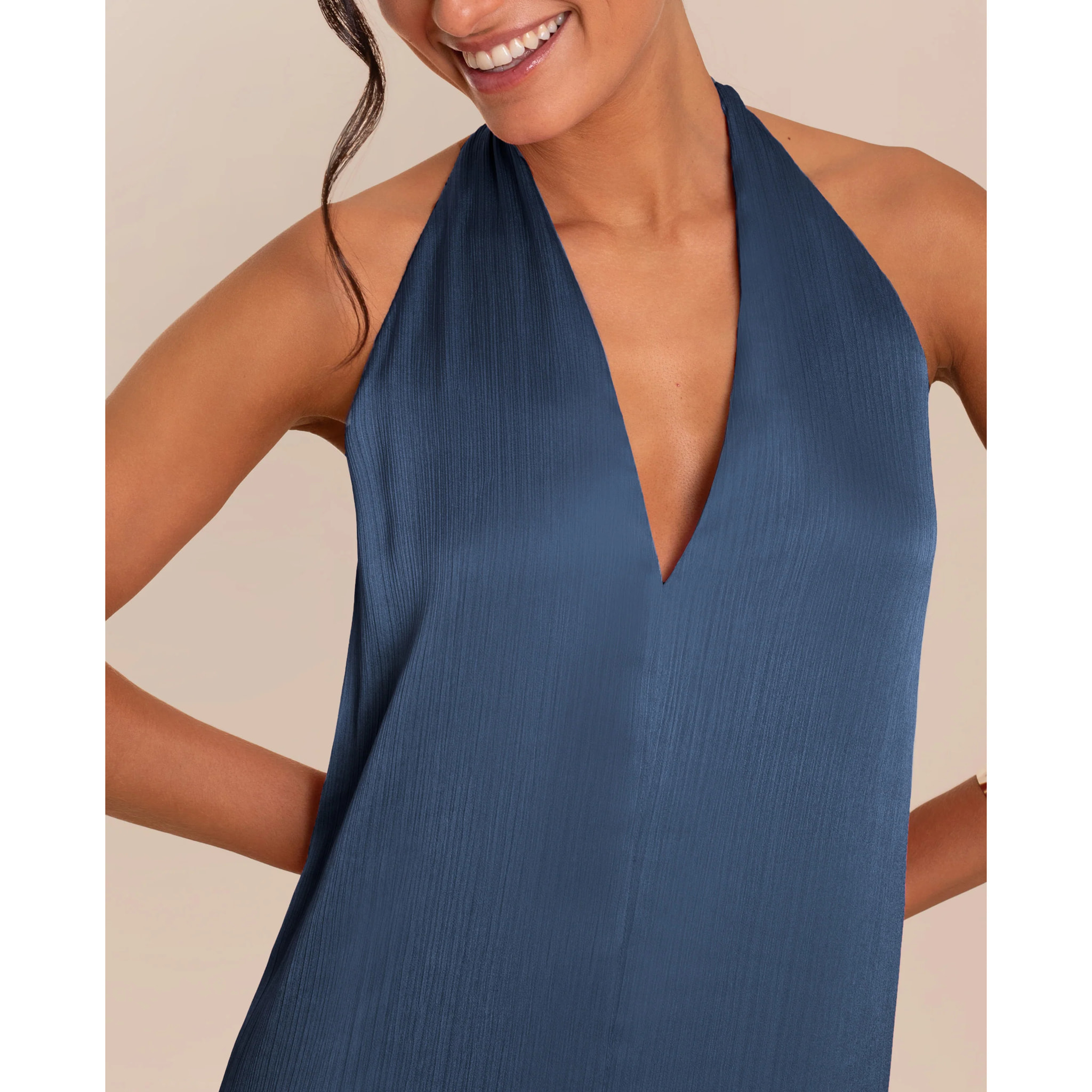 Vestido largo con escote en pico