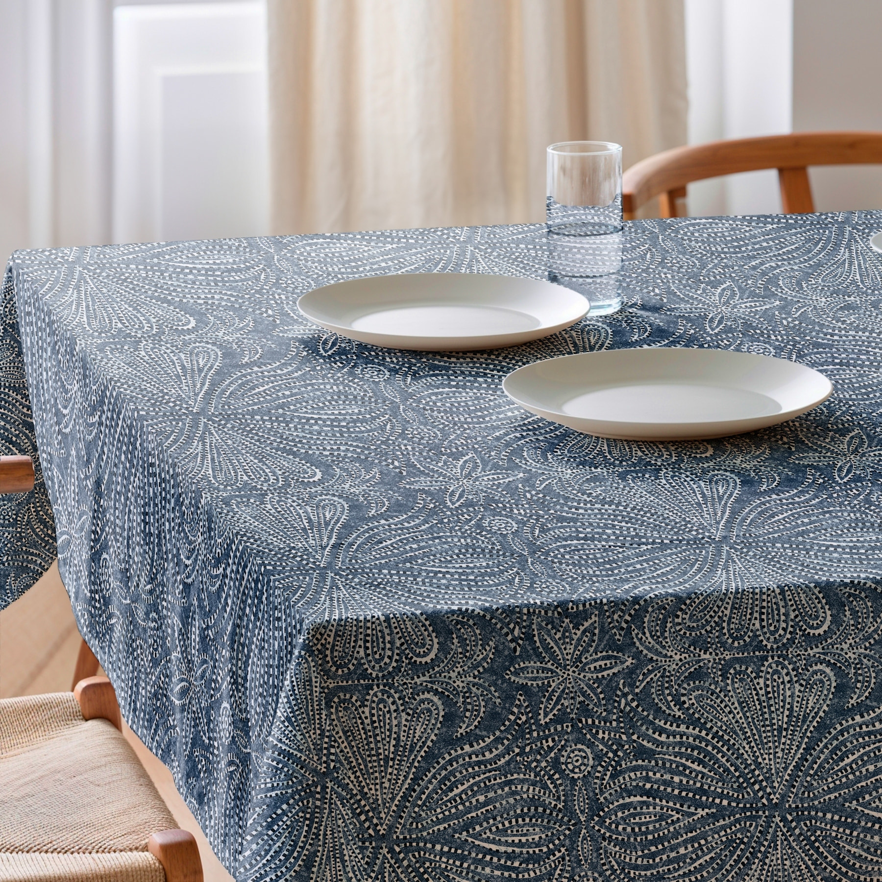 Nappe imprimée anti-tache NIKOL BLEU