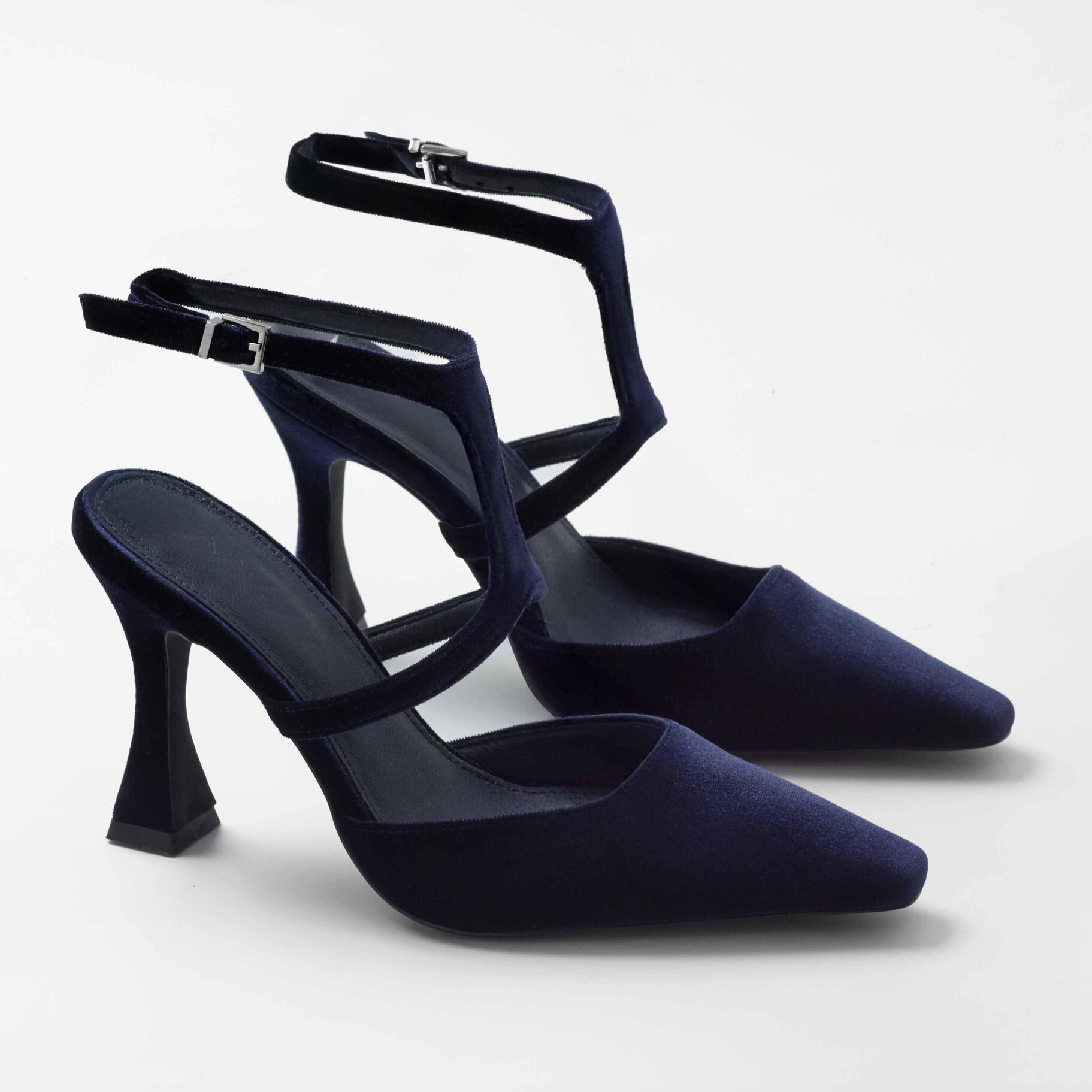 Zapato de tacón cerrado DANIELLE 9.5 cm