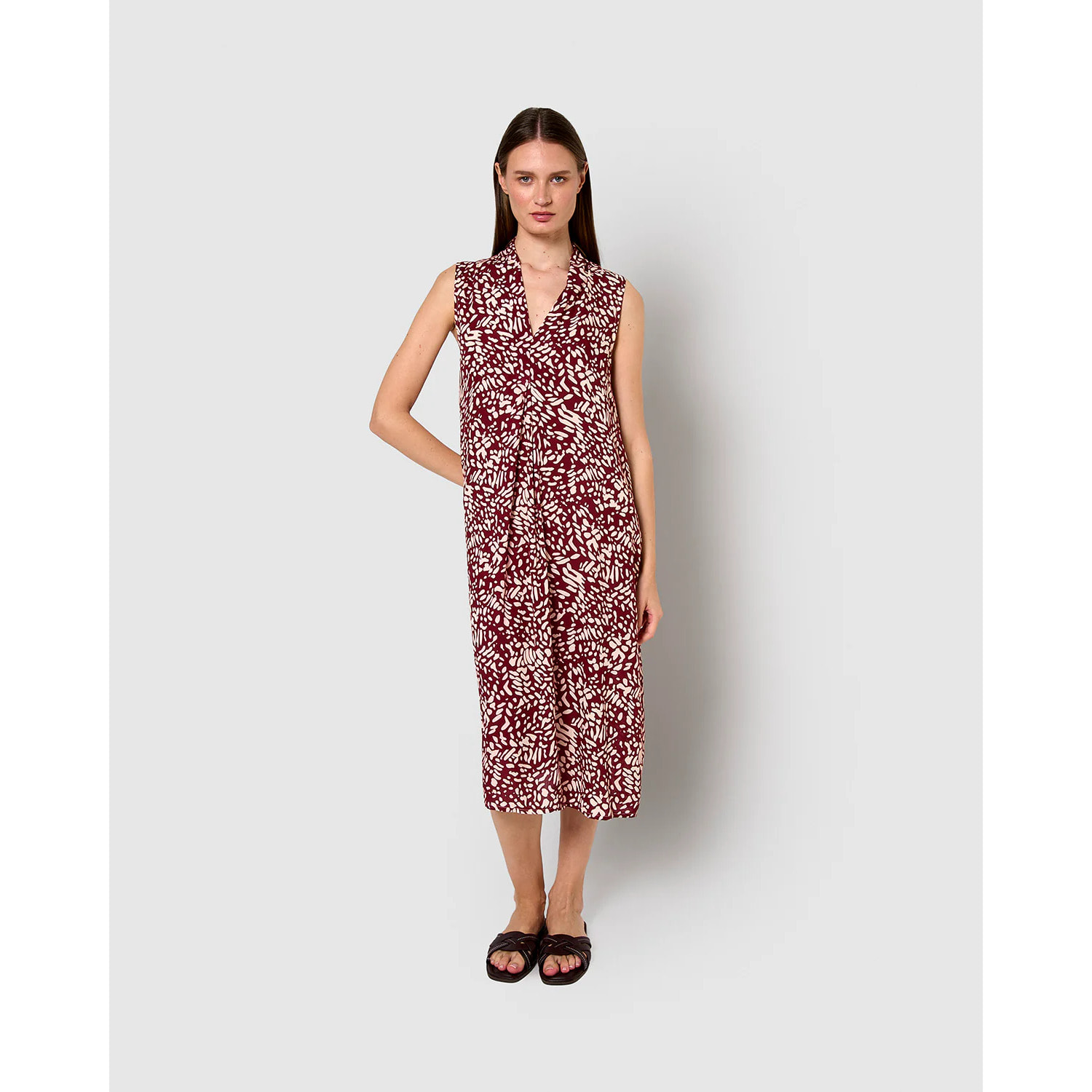 Vestido midi bambula detalles plisados miquela burdeos
