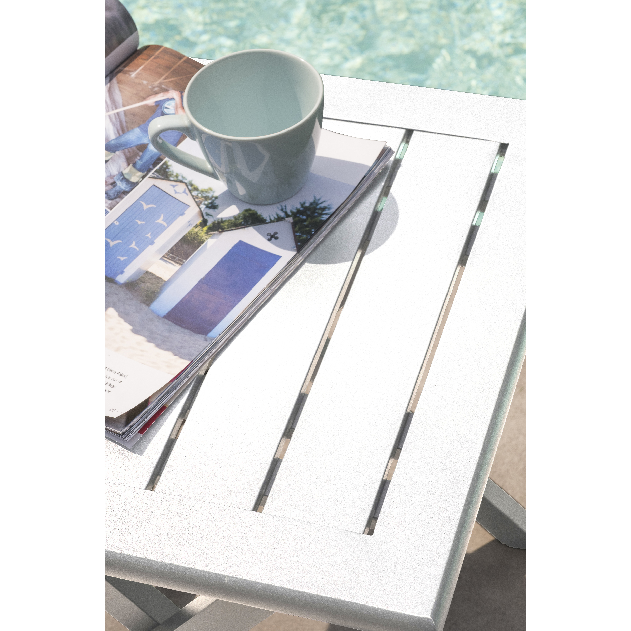 MARIUS - Table basse de jardin pliante en aluminium blanc