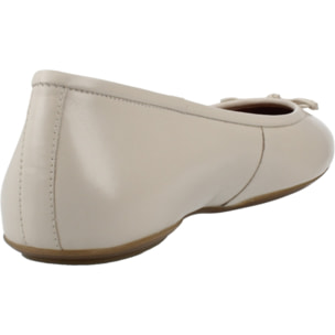 Bailarinas Mujer de la marca GEOX  modelo D PALMARIA B BEIS