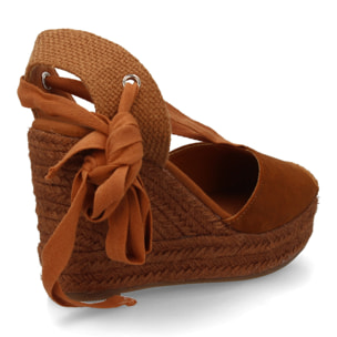 Alpargata de cuña alta de esparto con cintas